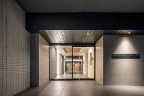 16/16 エントランス