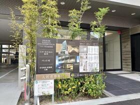 17/17 エントランス