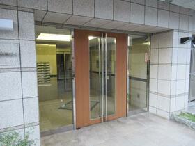 16/16 エントランス