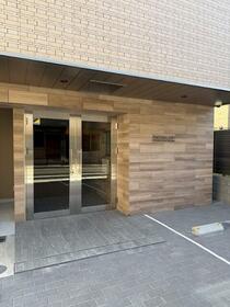 16/16 エントランス