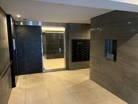 13/13 エントランス