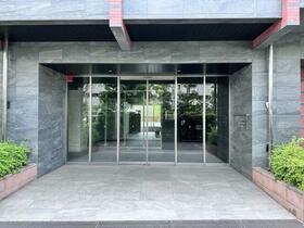 13/13 エントランス