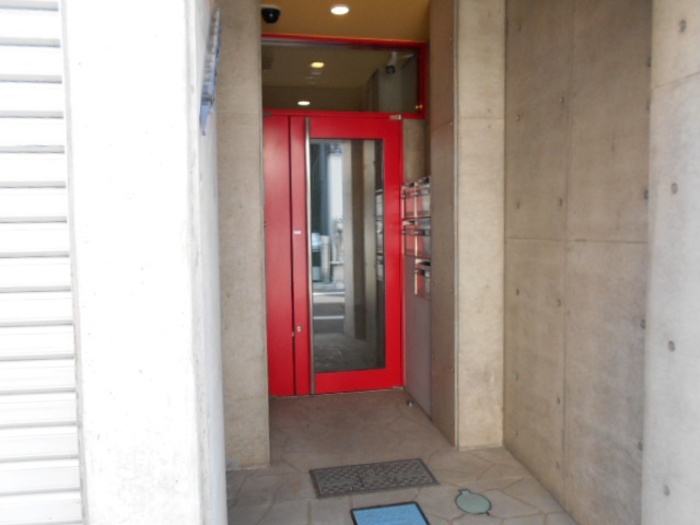 2/2 エントランス