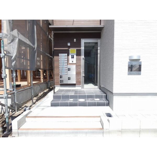 2/2 エントランス