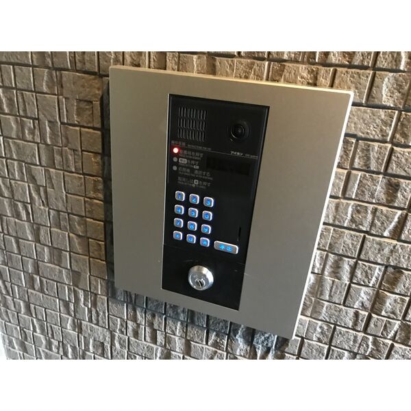 18/18 エントランス