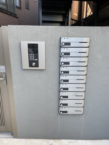 13/15 エントランス