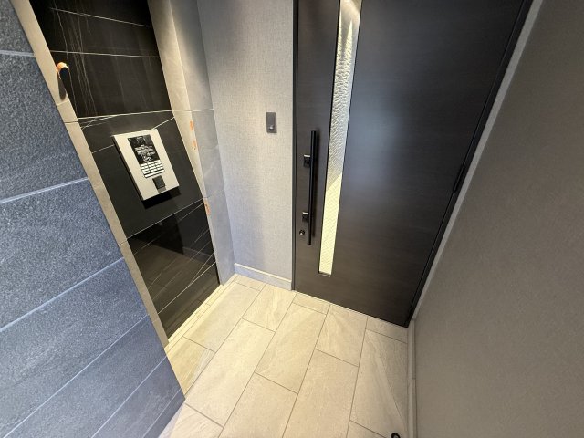 22/23 エントランス