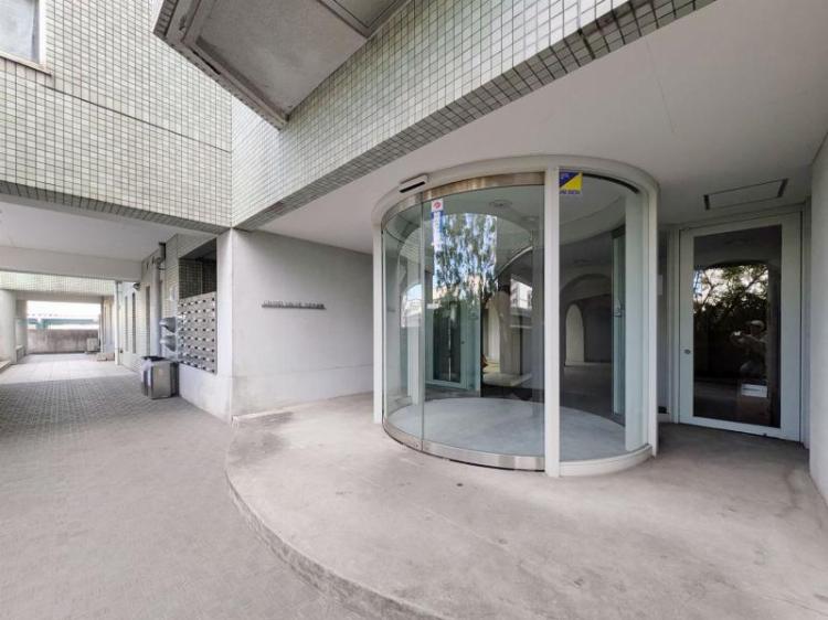 19/28 エントランス