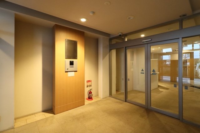 21/23 エントランス