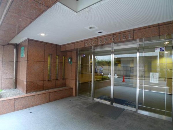 18/29 エントランス