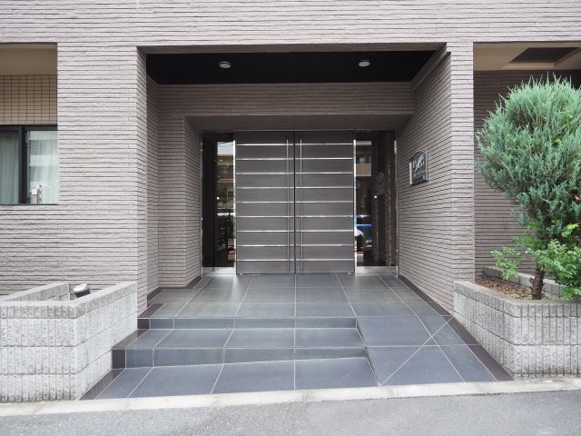 18/20 エントランス