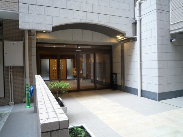 14/20 エントランス