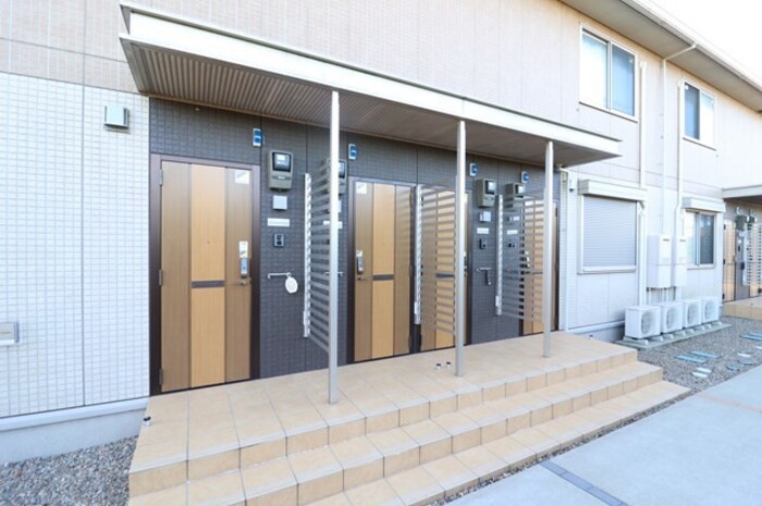 18/20 エントランス