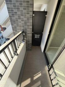 13/18 バルコニー