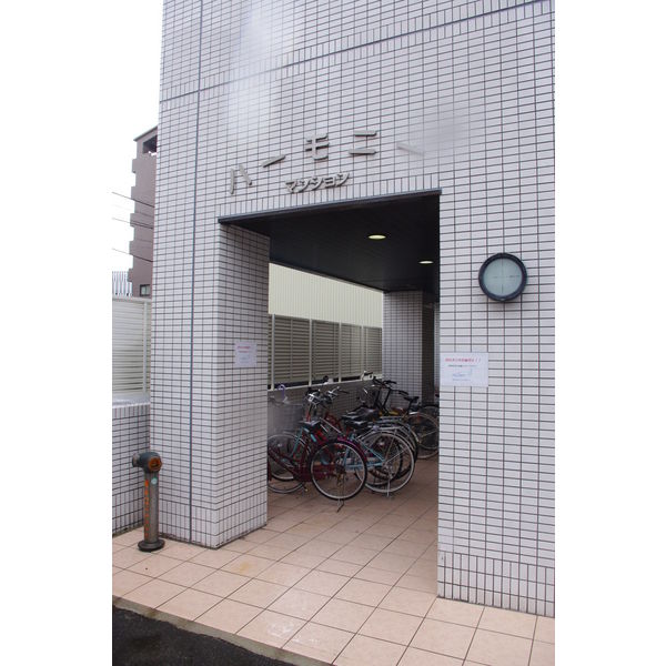 20/30 エントランス