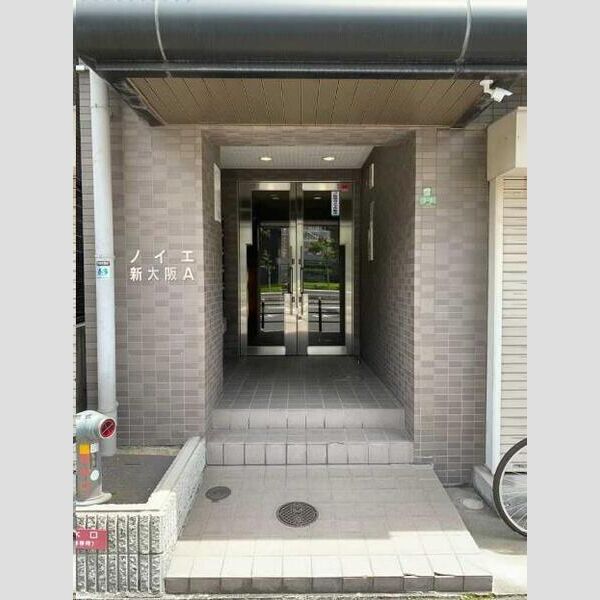 16/16 エントランス