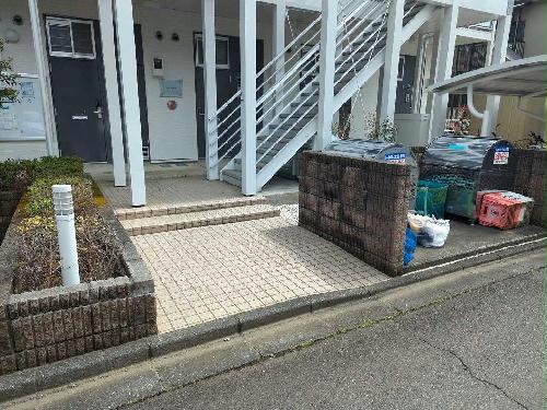 13/14 エントランス