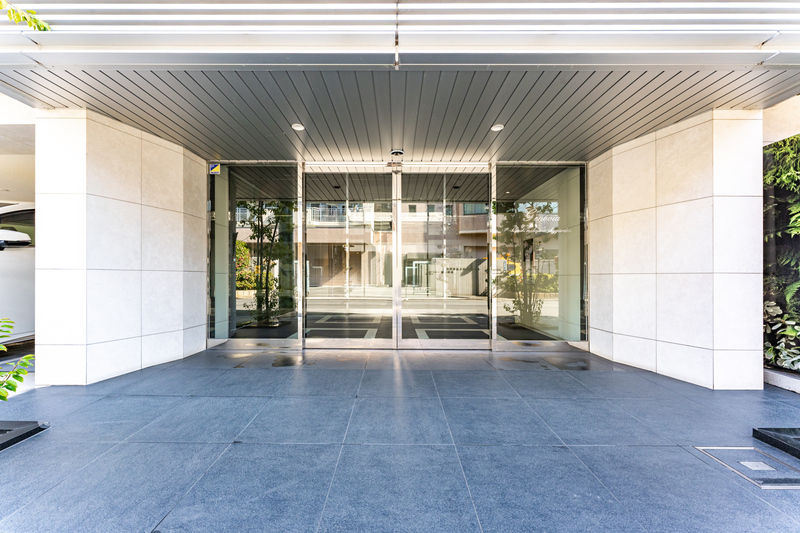 5/5 エントランス