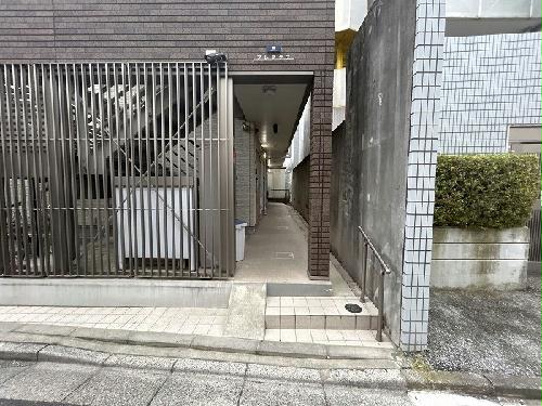 14/14 エントランス