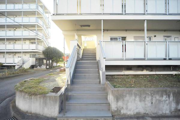 2/3 エントランス