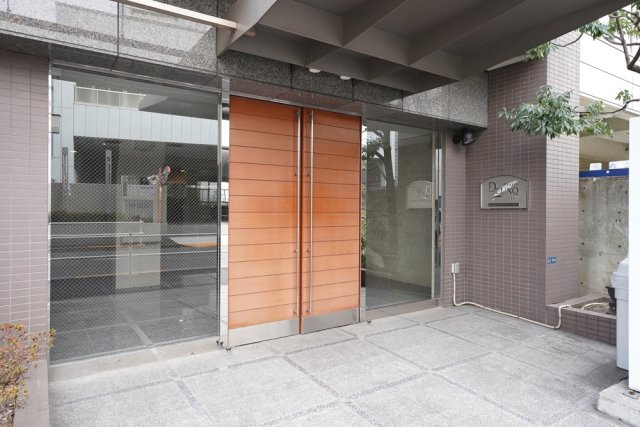 23/30 エントランス