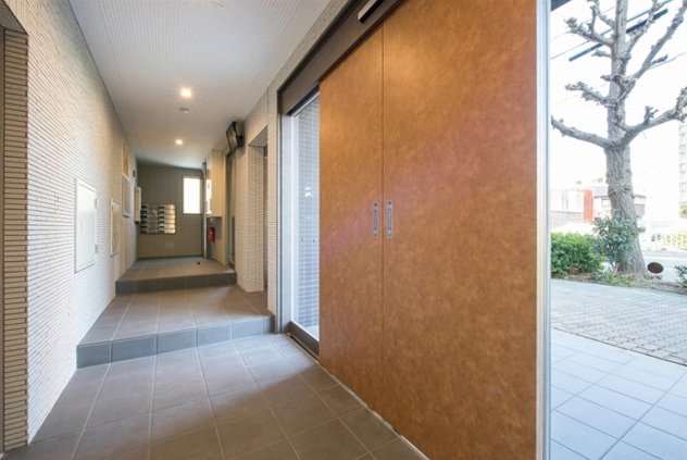 13/23 エントランス