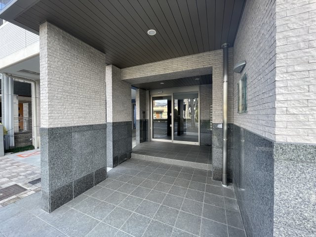 15/21 エントランス