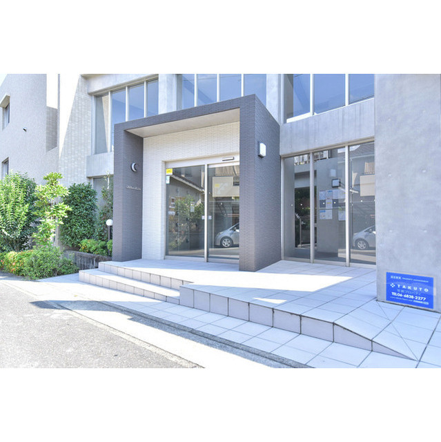 20/26 エントランス