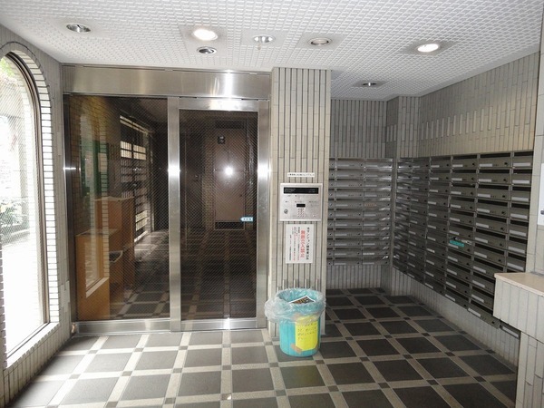 14/14 エントランス