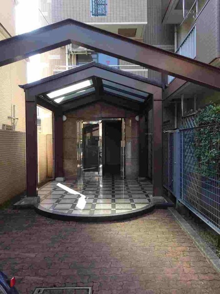 15/15 エントランス