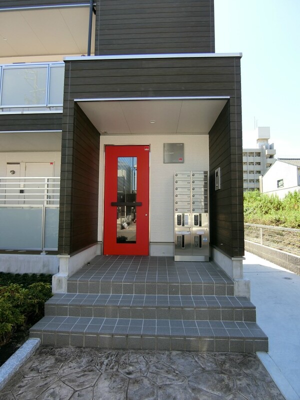 16/17 エントランス