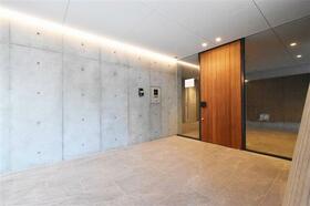 14/22 エントランス