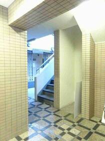 16/16 エントランス