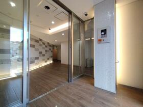 13/13 エントランス