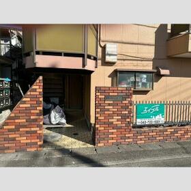 3/3 エントランス