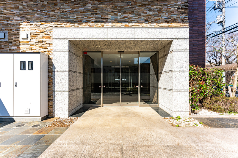 5/5 エントランス