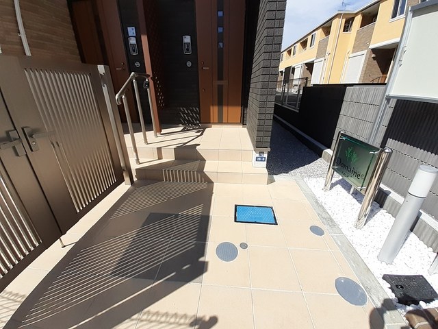 14/20 エントランス