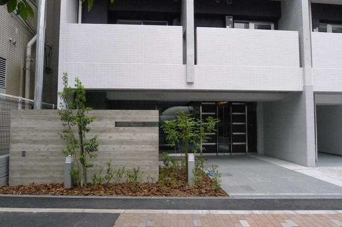 14/20 エントランス