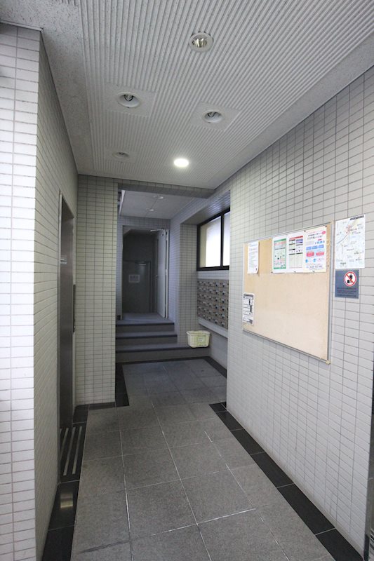 5/5 エントランス