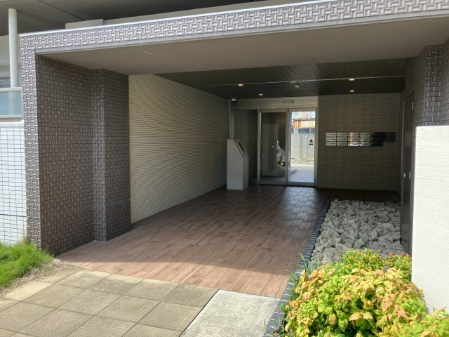 17/26 エントランス