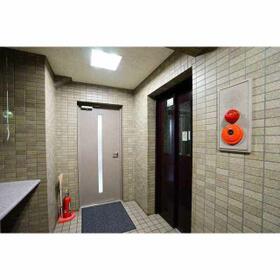 2/2 エントランス