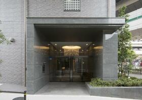 16/16 エントランス