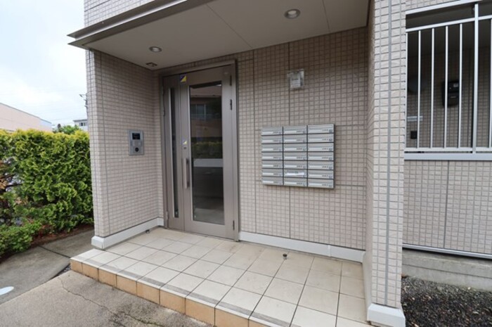 19/20 エントランス