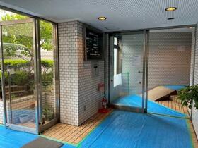 15/15 エントランス