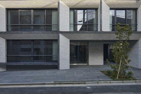 15/15 エントランス