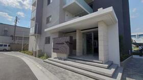 13/14 エントランス