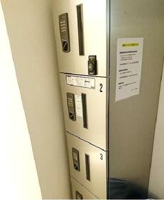 16/16 エントランス