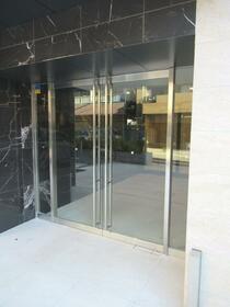 16/16 エントランス