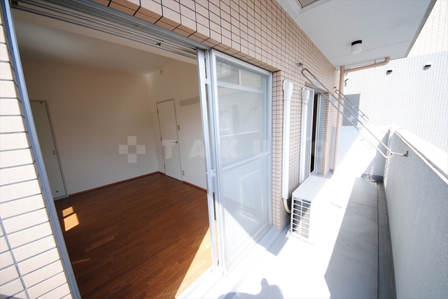 23/30 バルコニー