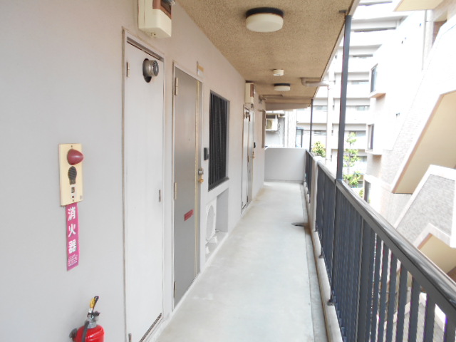 22/30 エントランス